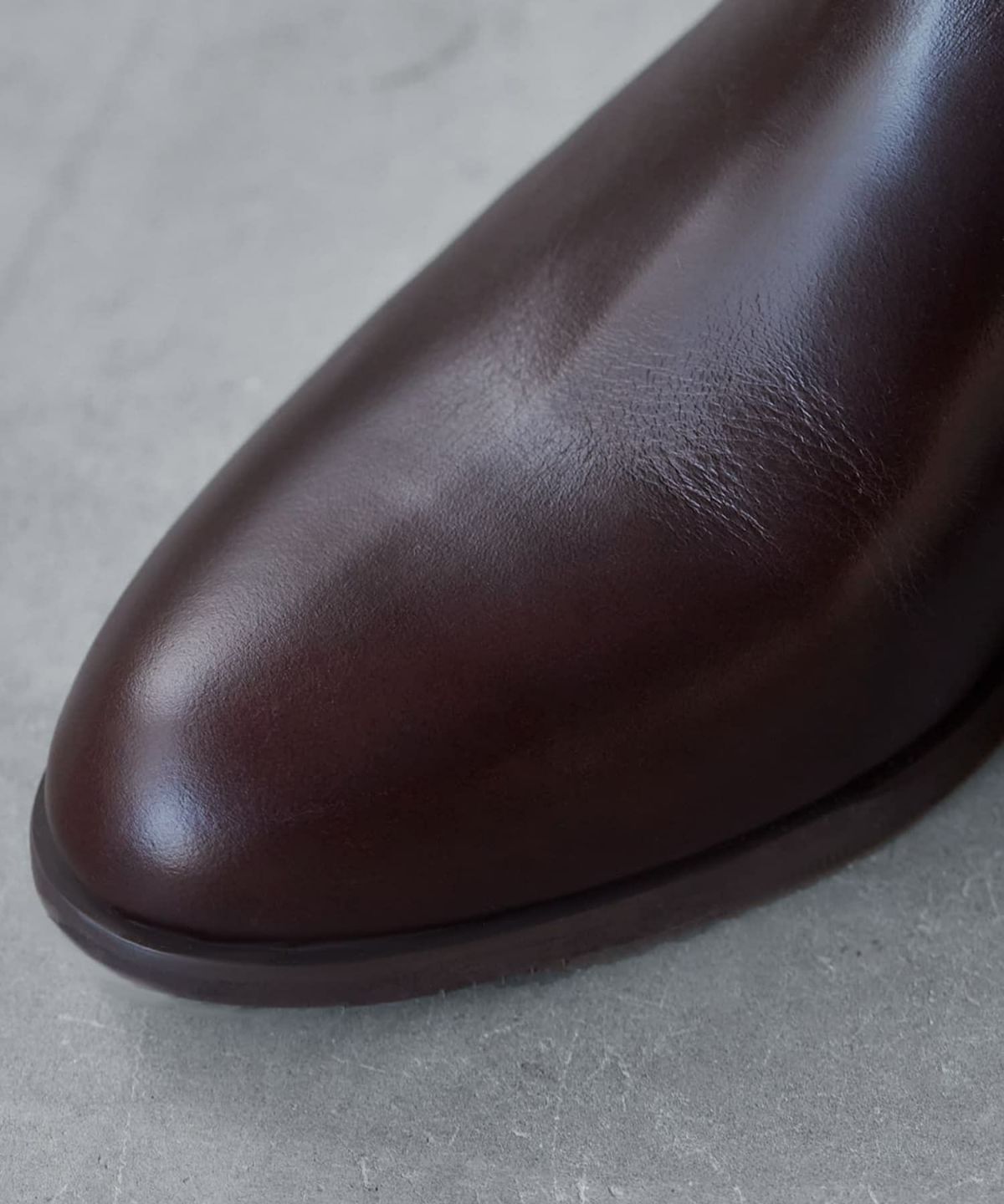 ワインブラウン