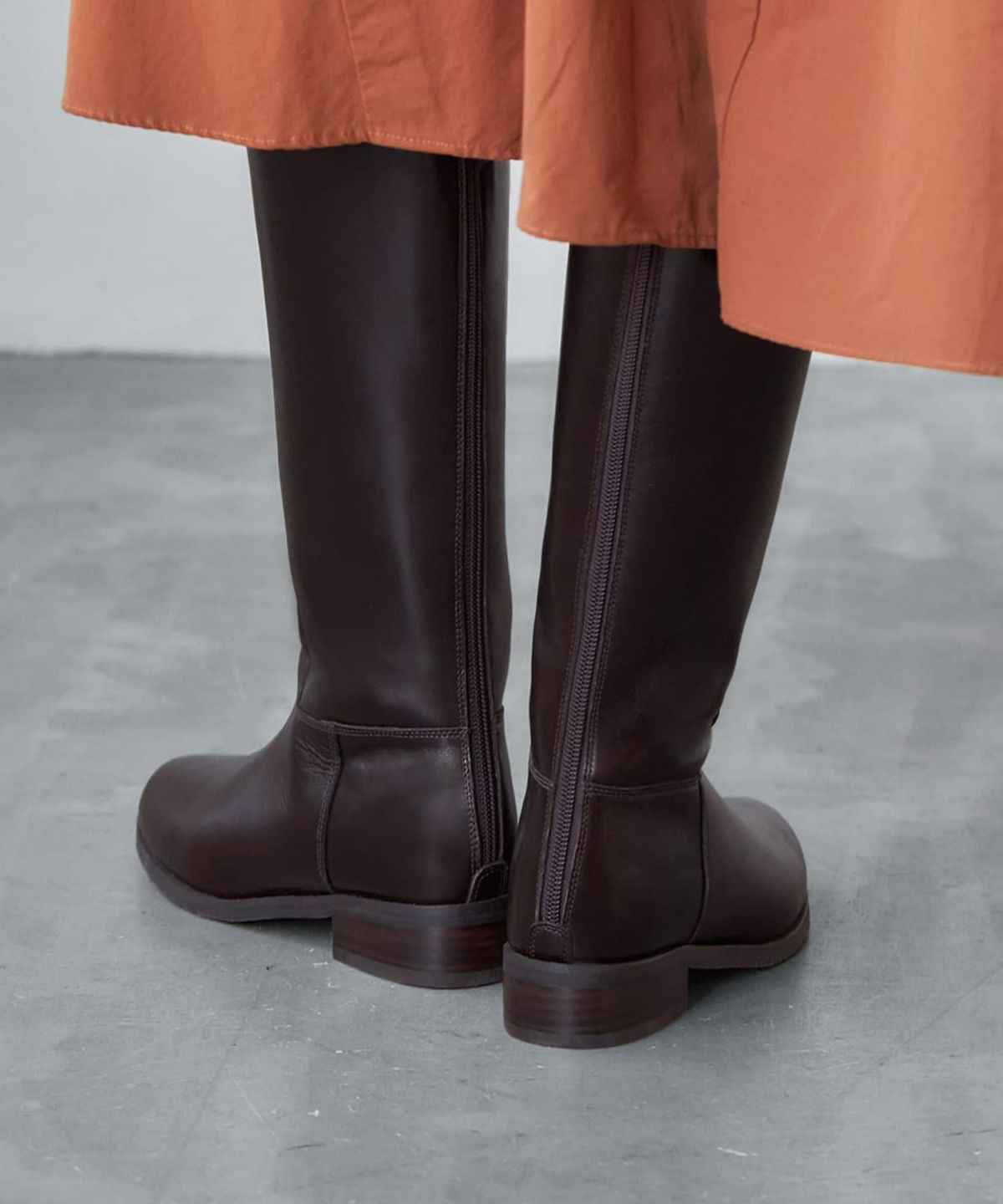 ワインブラウン