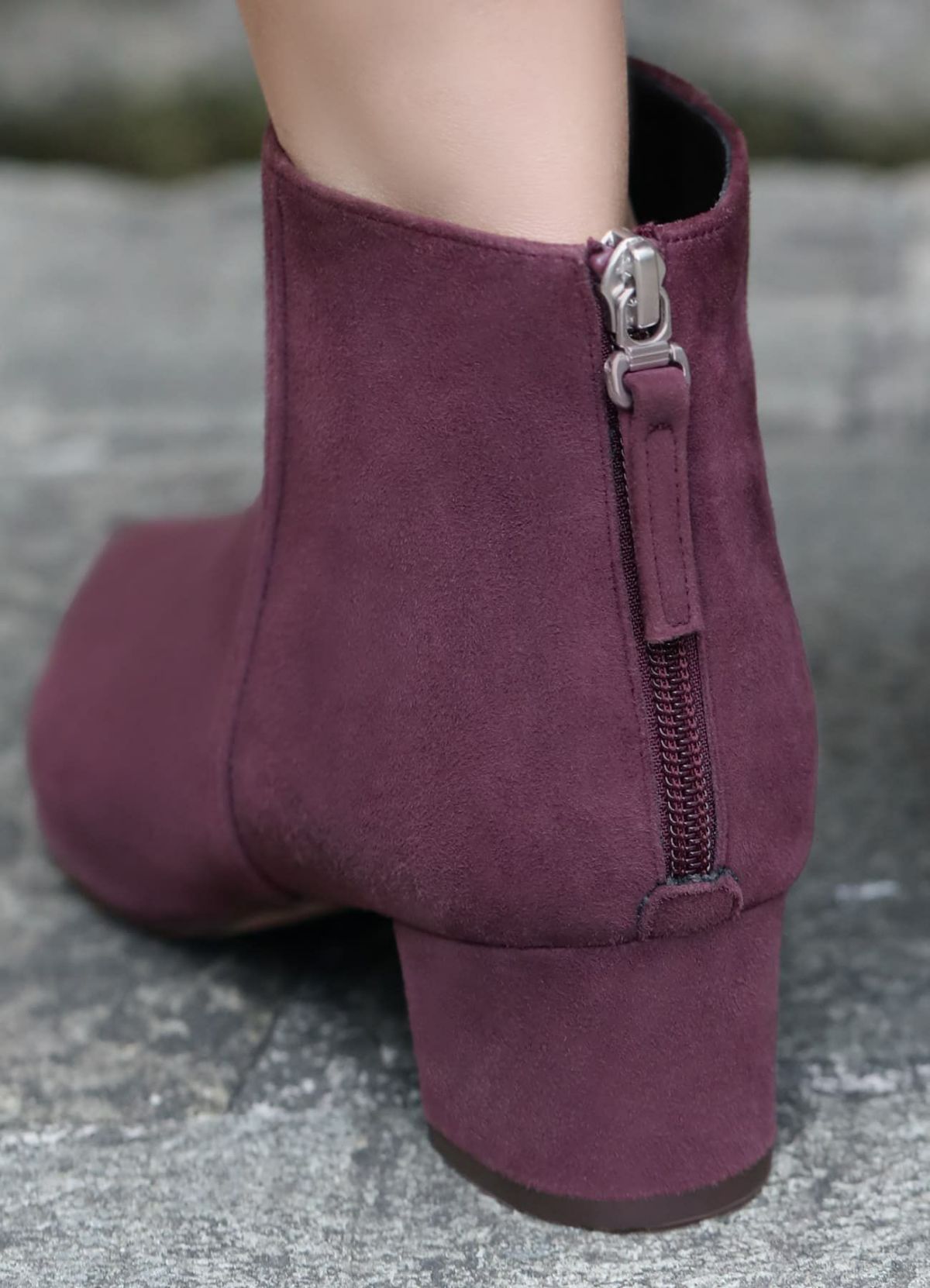 ダークパープル