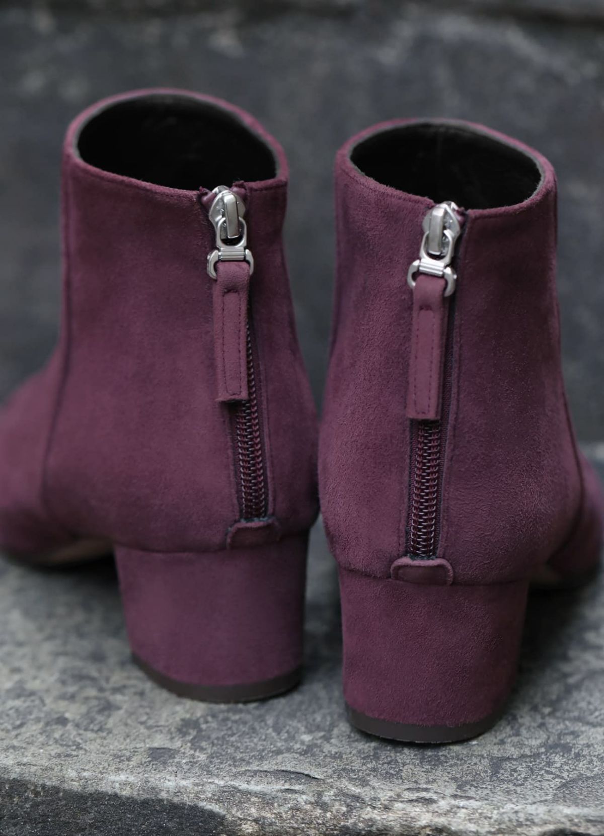 ダークパープル