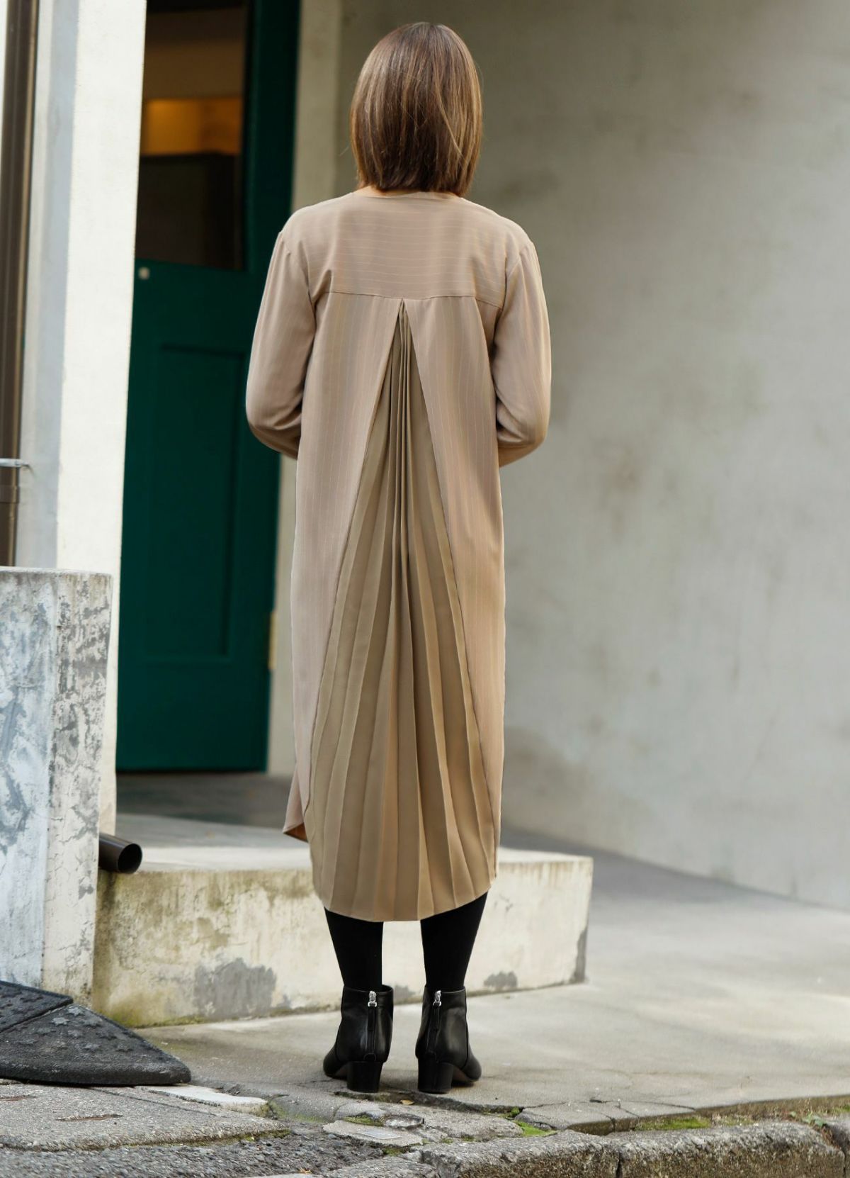着用イメージ 157cm ベージュ 着用サイズ 01