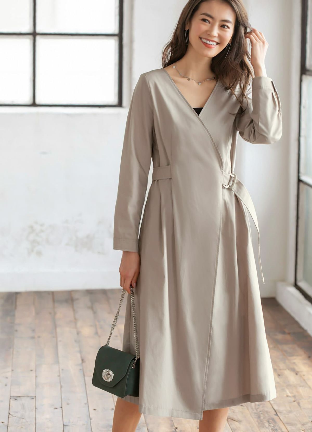 サンドベージュ