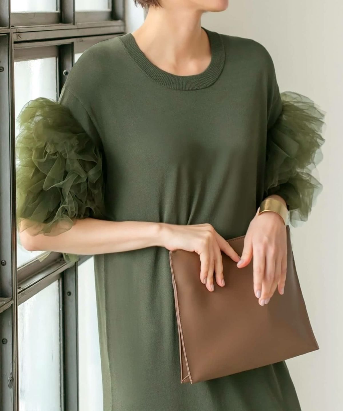 着用イメージ カーキ