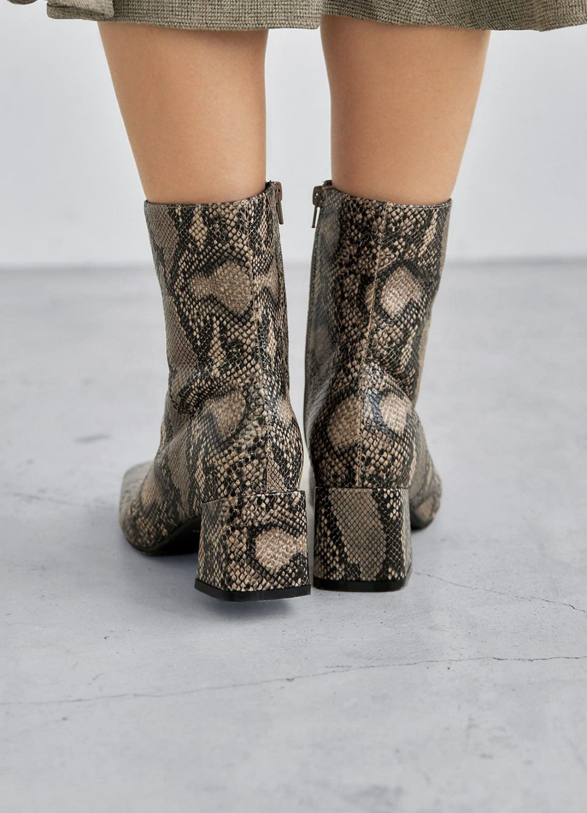 着用イメージ 166cm ベージュミックス