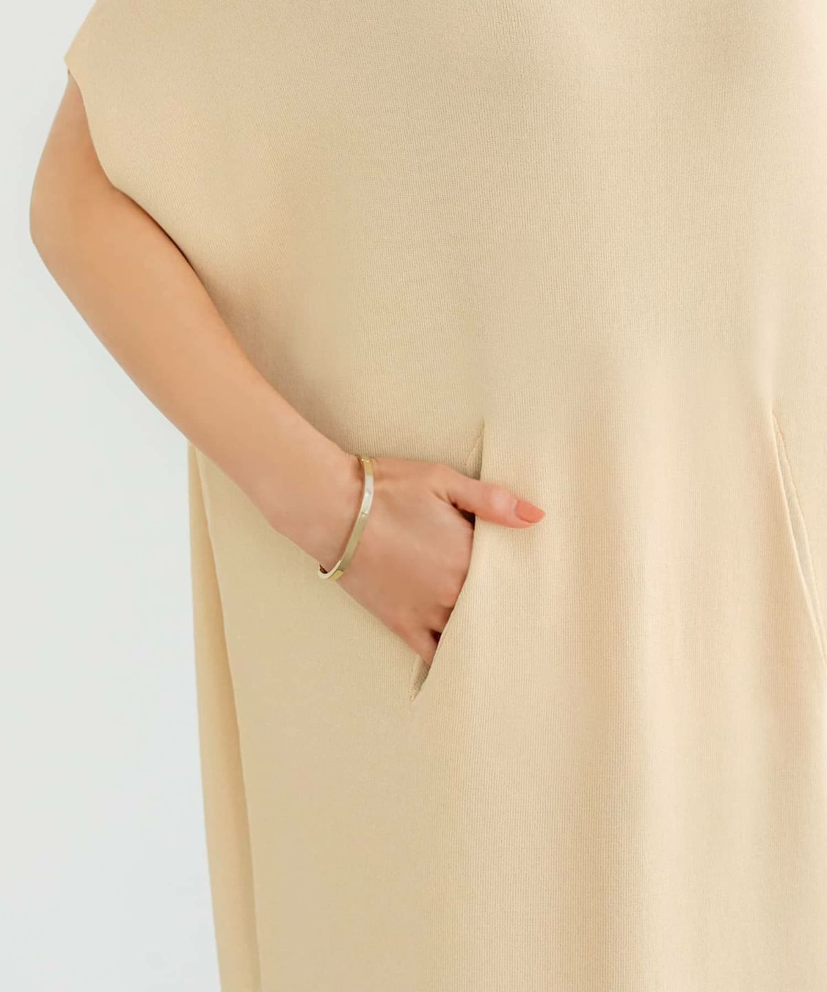 着用イメージ アプリコットベージュ