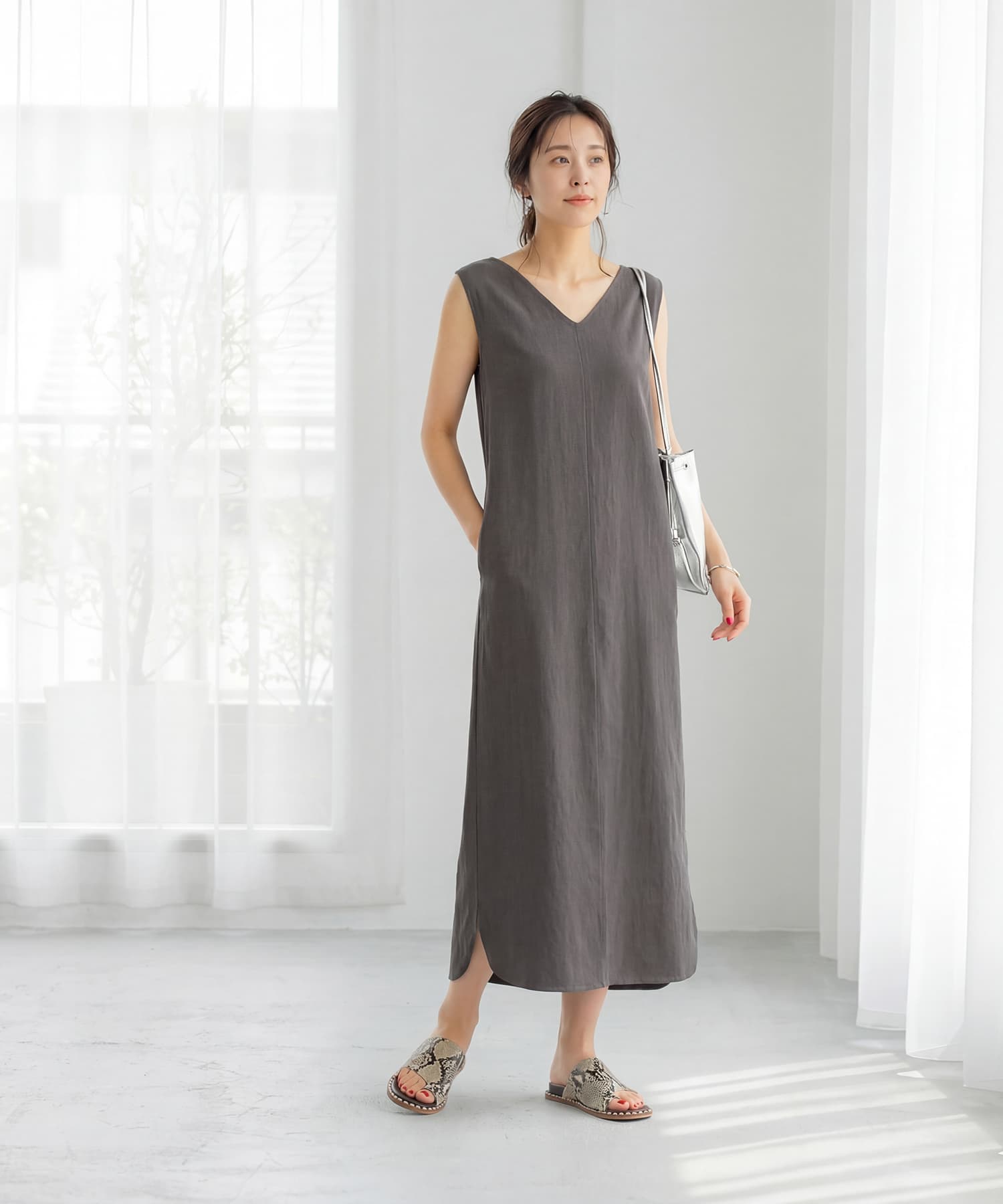 背面リボンVネックワンピース【OUTLET】