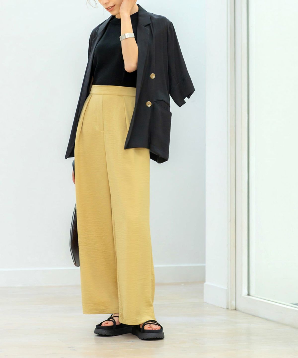 質感加工サテンワイドパンツ【OUTLET】