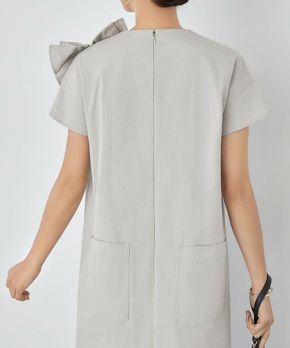 着用イメージ 166cm 02サイズ ライトグレージュ