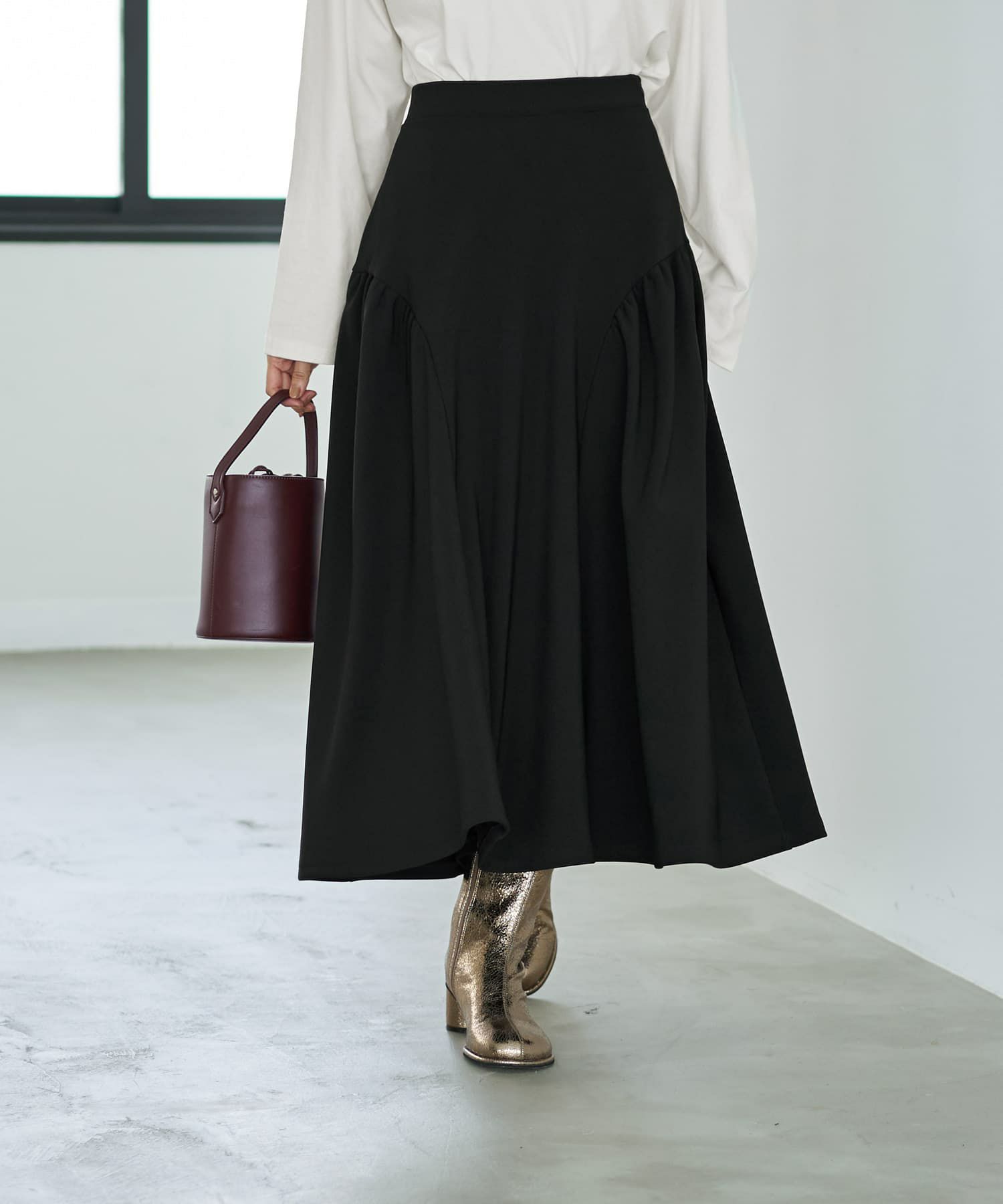 ブラック
