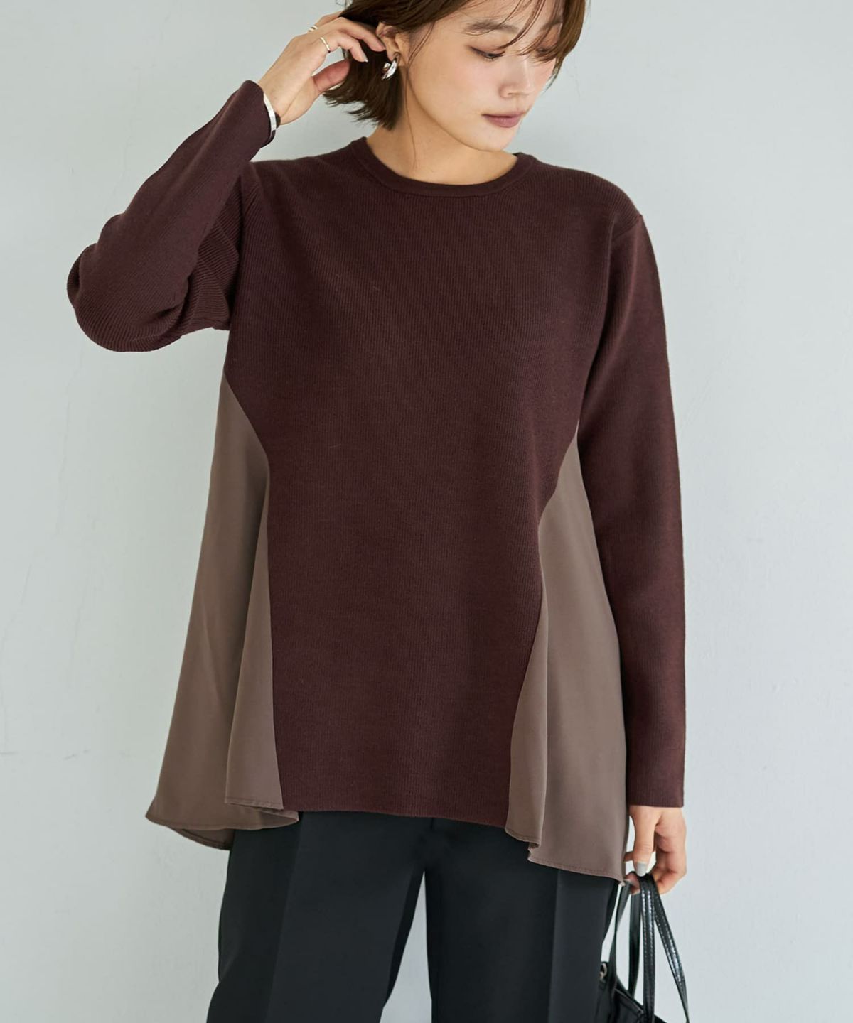 ダークブラウン