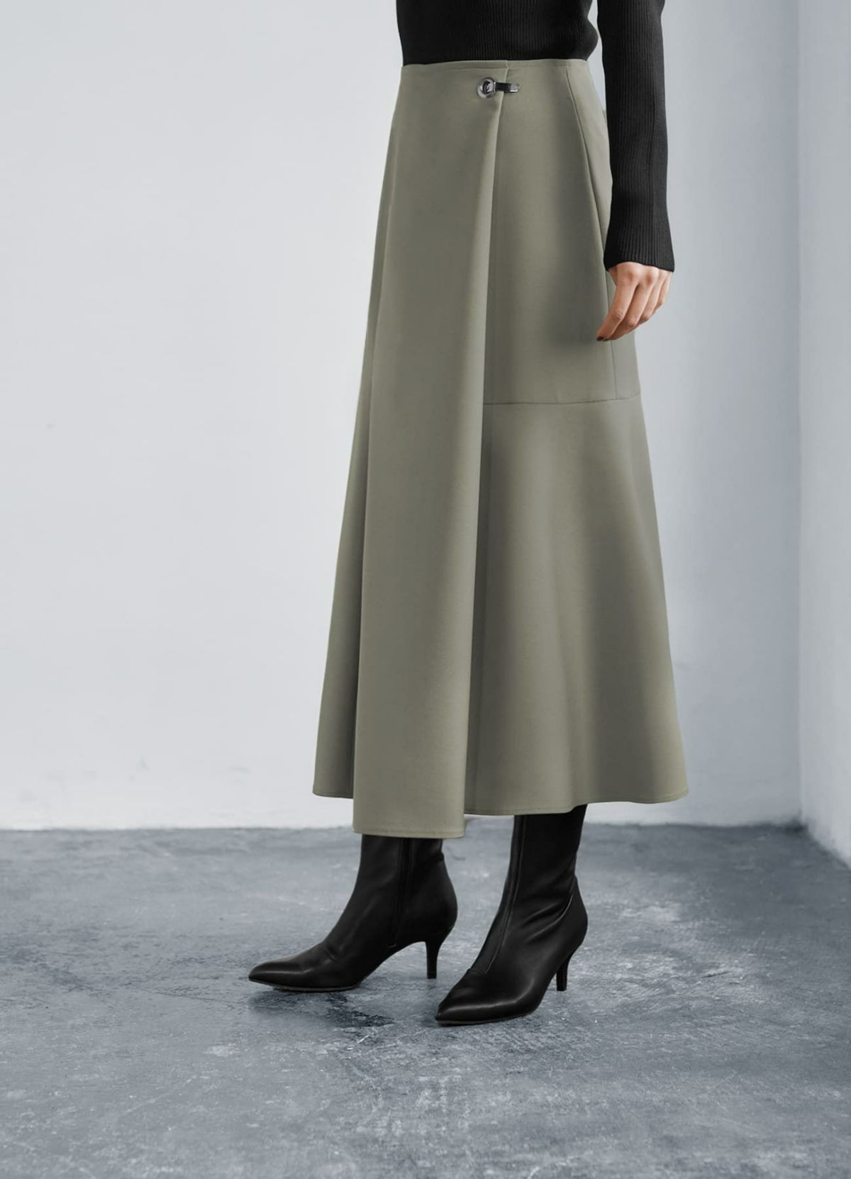 着用イメージ 165cm 着用サイズ 02 オリーブベージュ