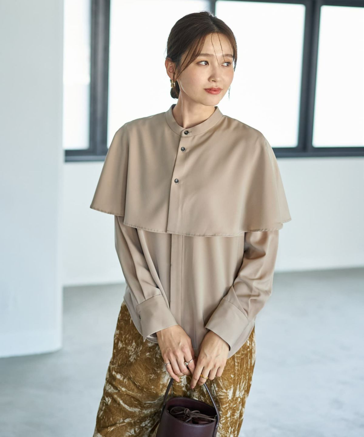 ライトベージュ