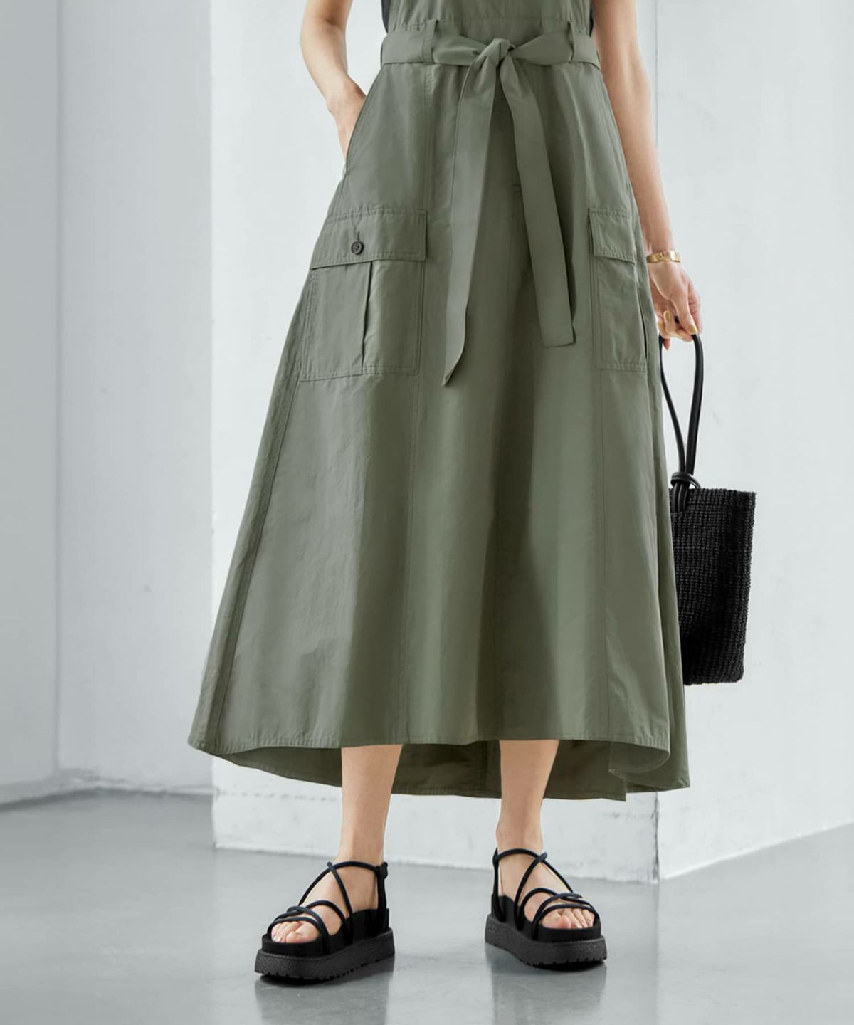 着用イメージ アースグリーン