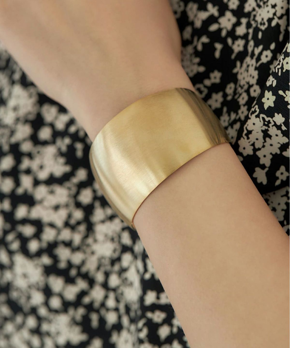 着用イメージ ゴールド