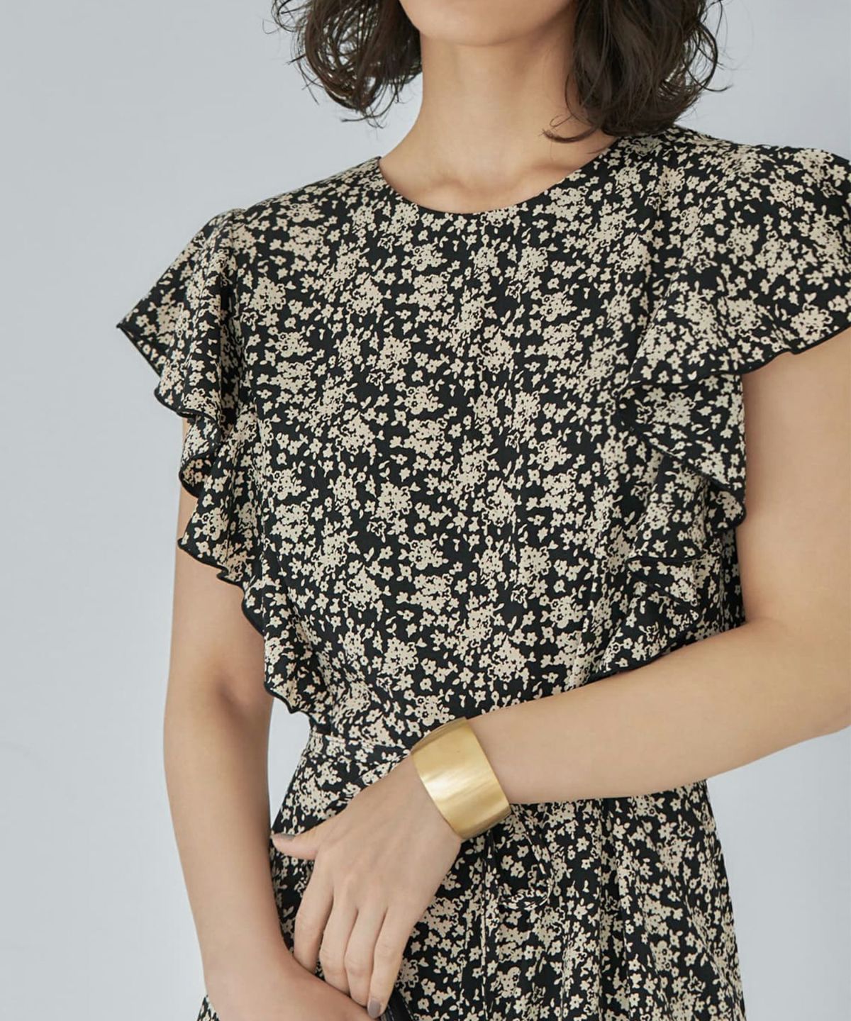 着用イメージ ゴールド