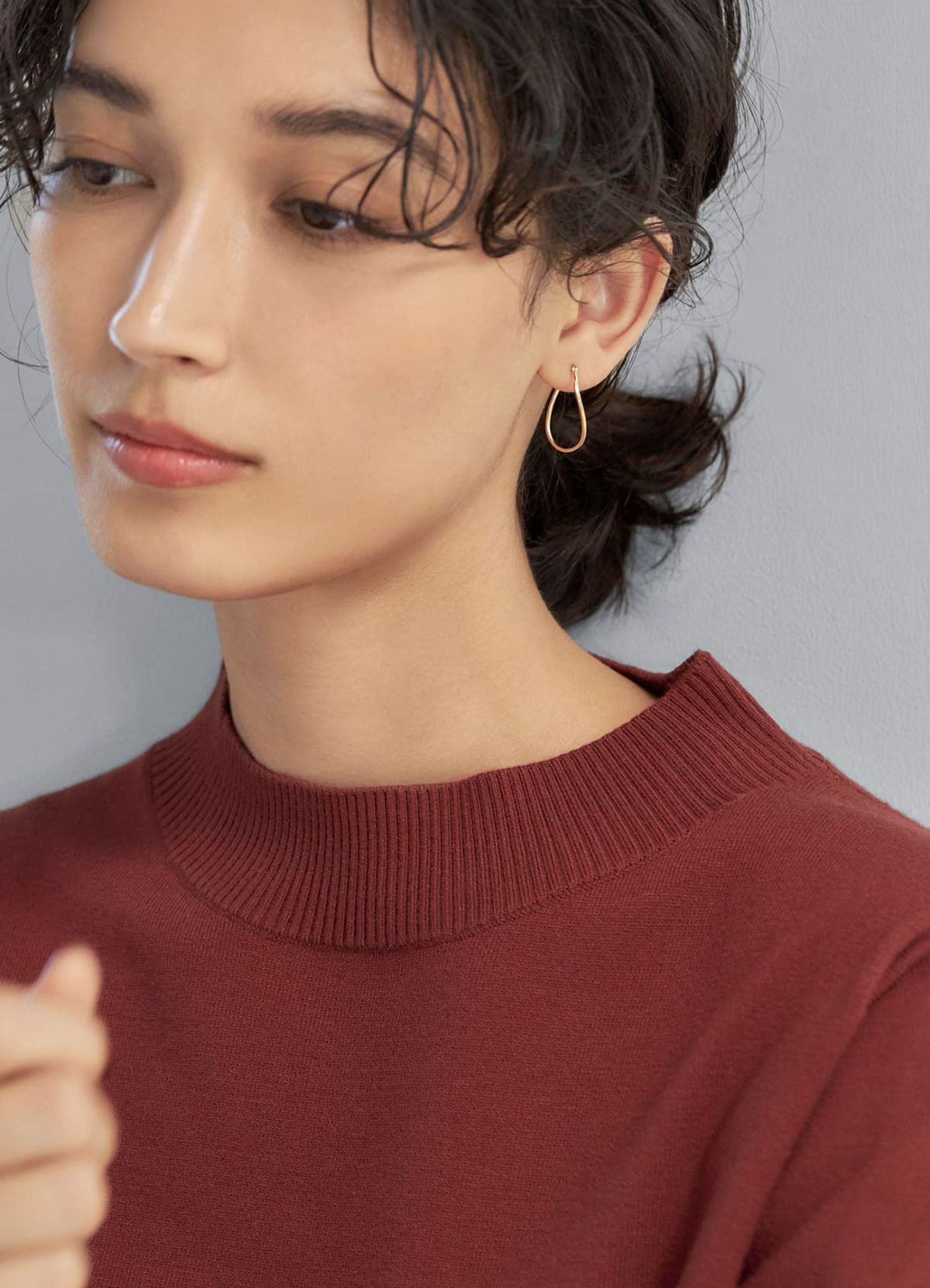 K10ツイストドロップフープピアス