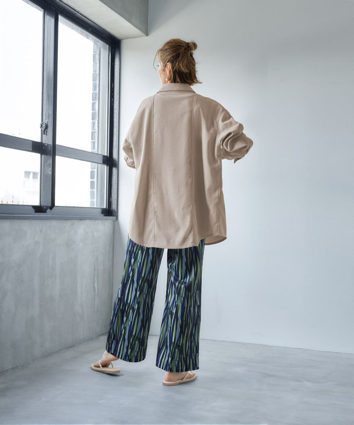 着用イメージ 166cm グレージュ