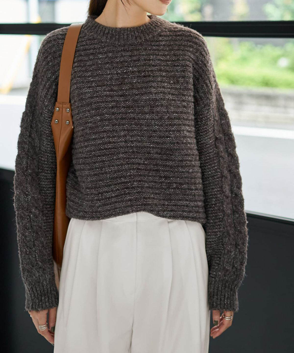 ダークブラウン