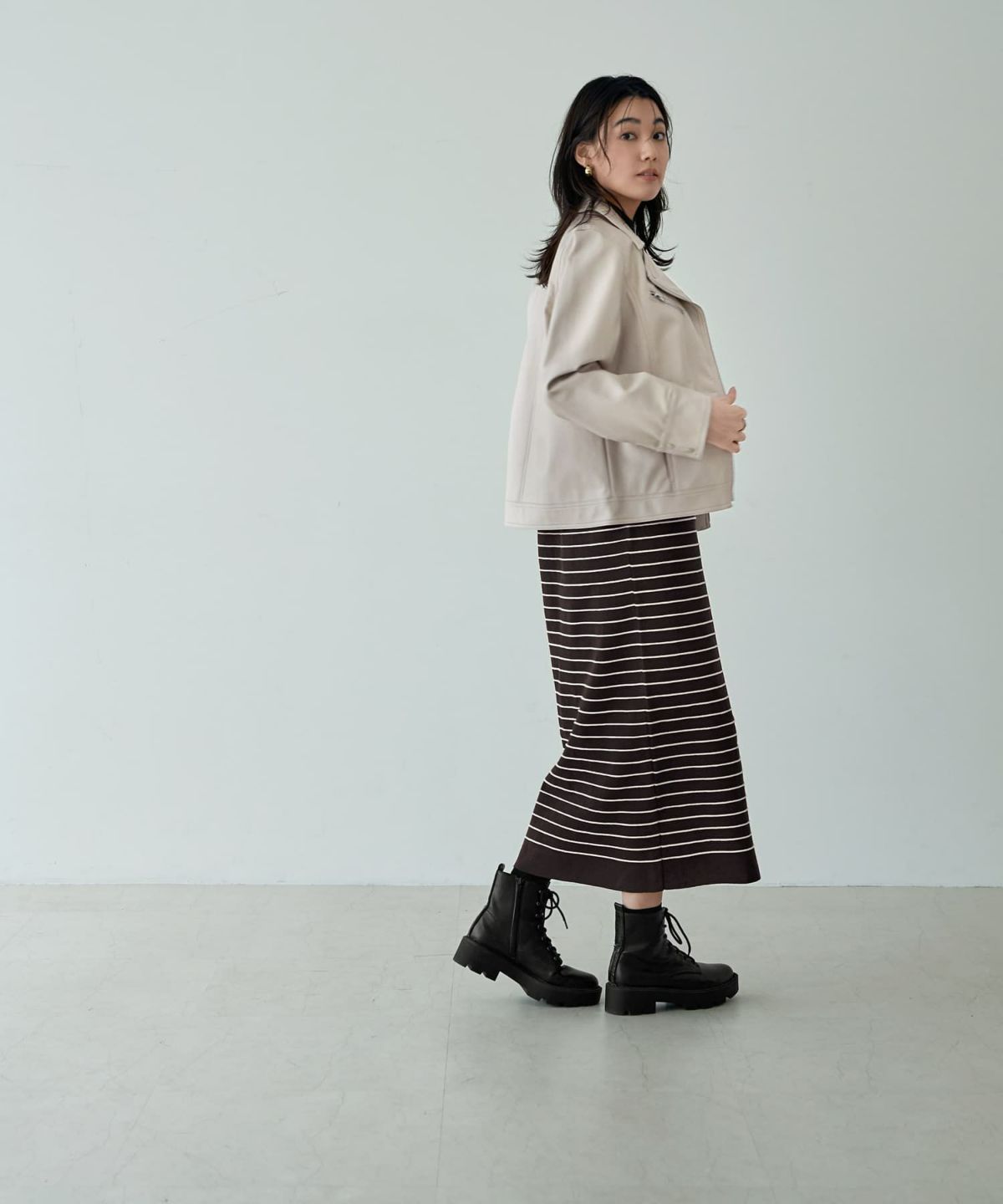 着用イメージ 166cm グレイッシュホワイト