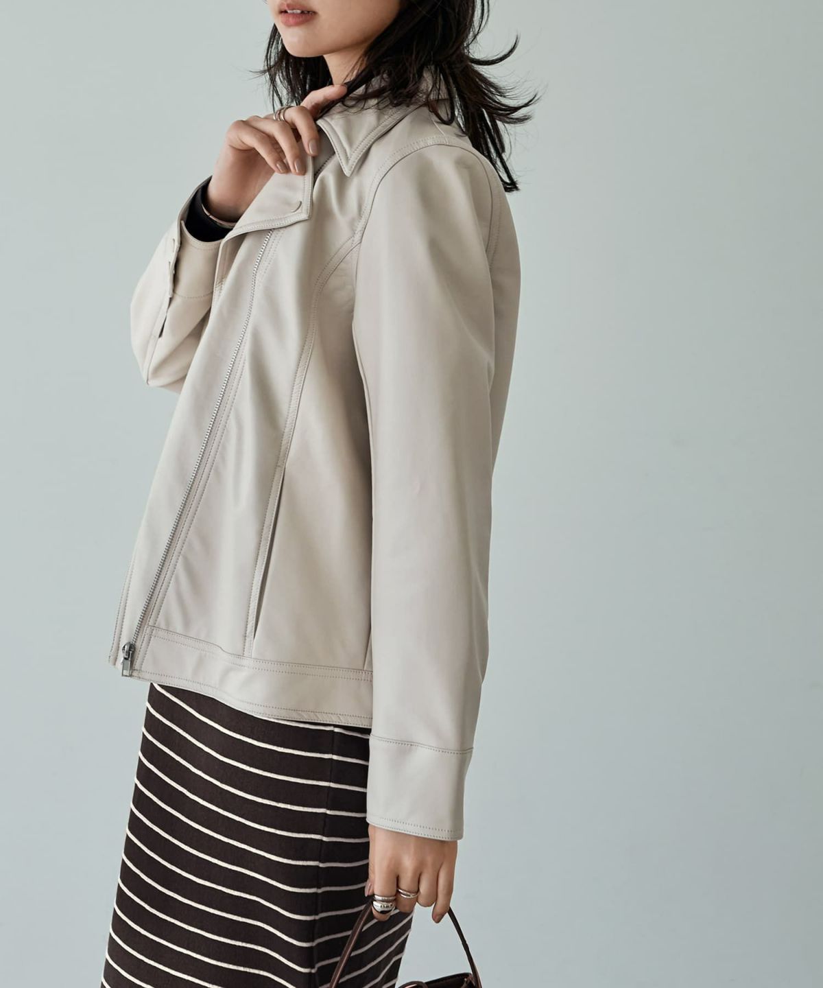 着用イメージ 166cm グレイッシュホワイト