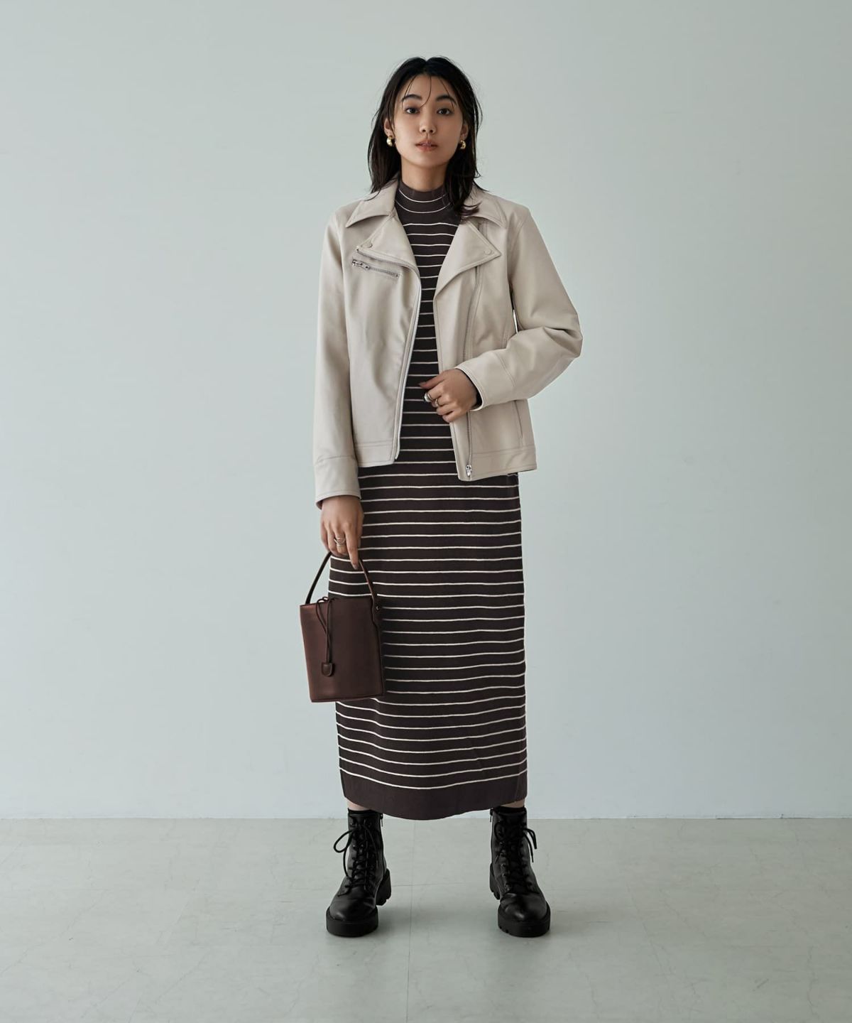 着用イメージ 166cm グレイッシュホワイト