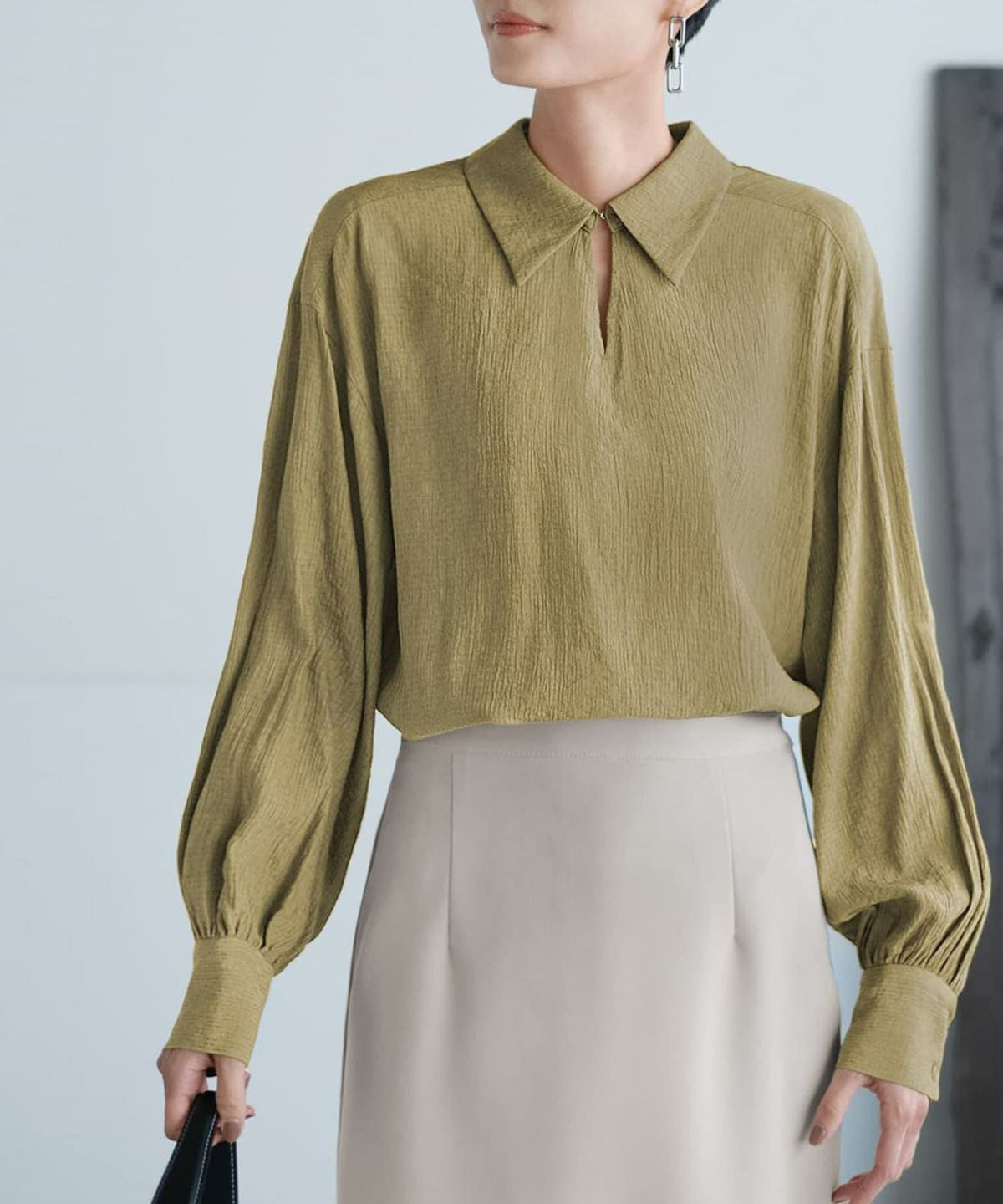 オリーブイエロー