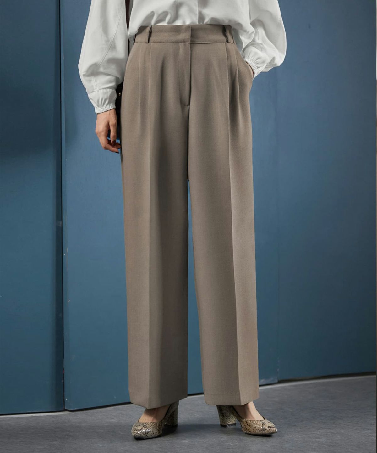 ニュアンスグレー