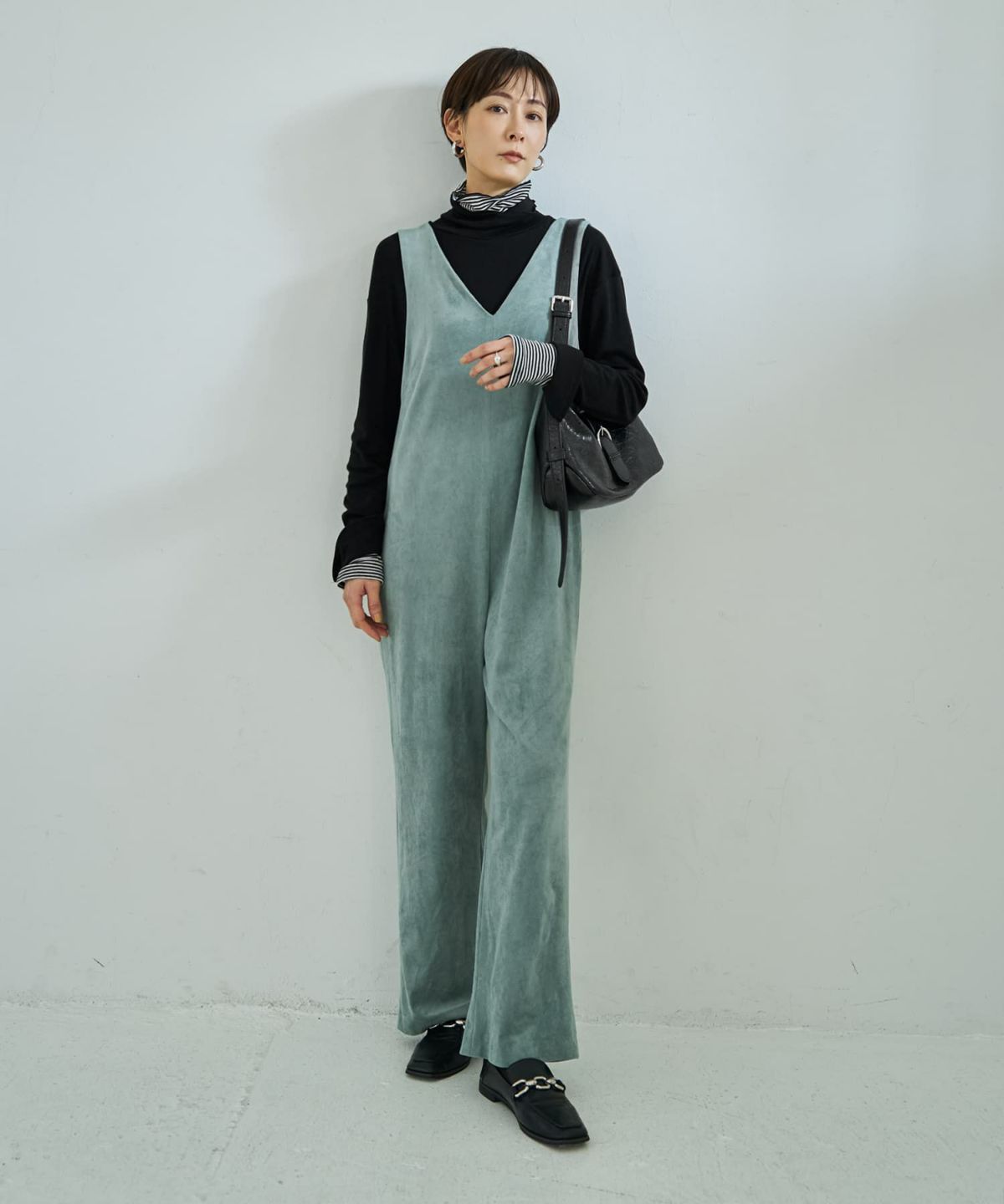 グレイッシュブラウン