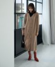 ベージュ