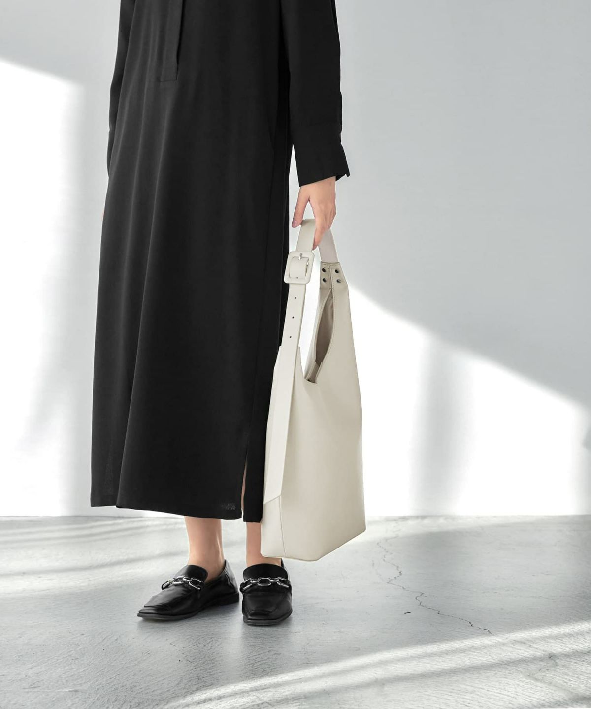 グレイッシュホワイト 