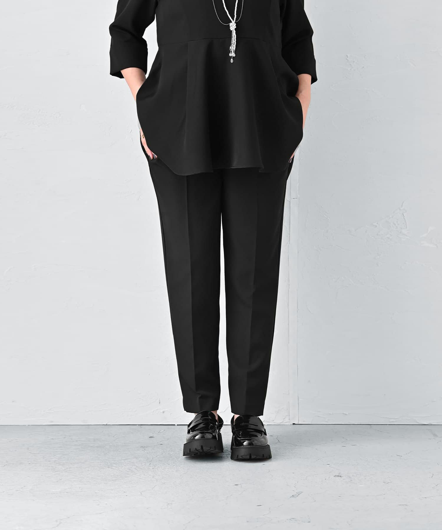 ブラック