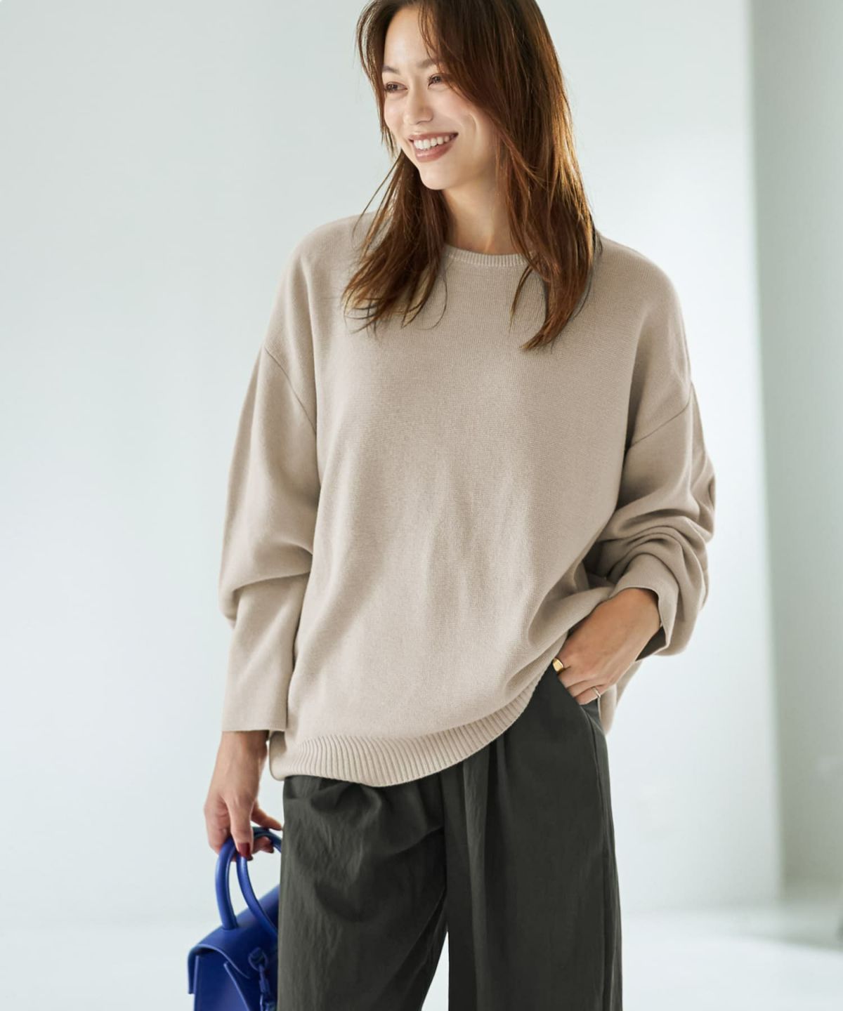 ライトグレージュ