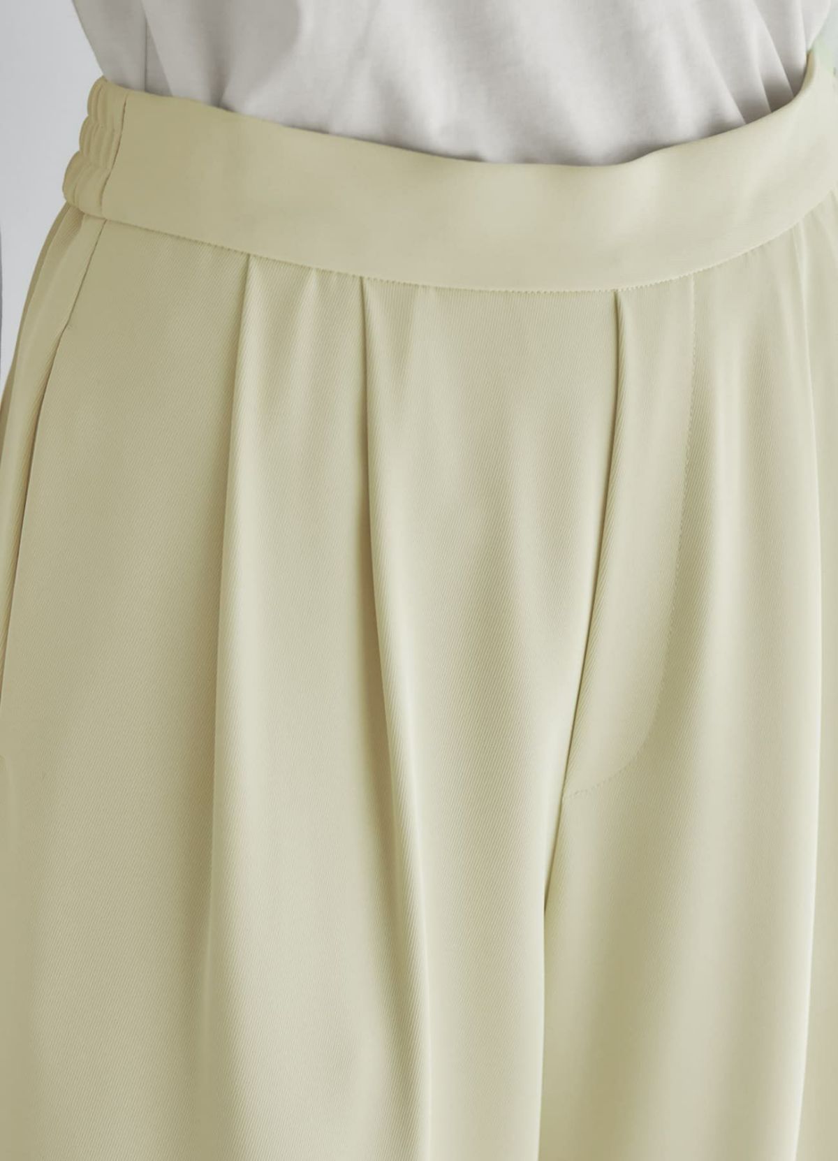 着用イメージ S-01サイズ クリーム