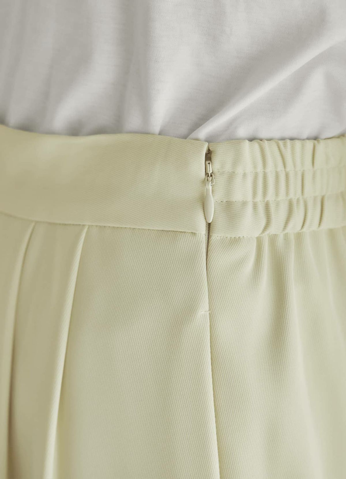 着用イメージ S-01サイズ クリーム