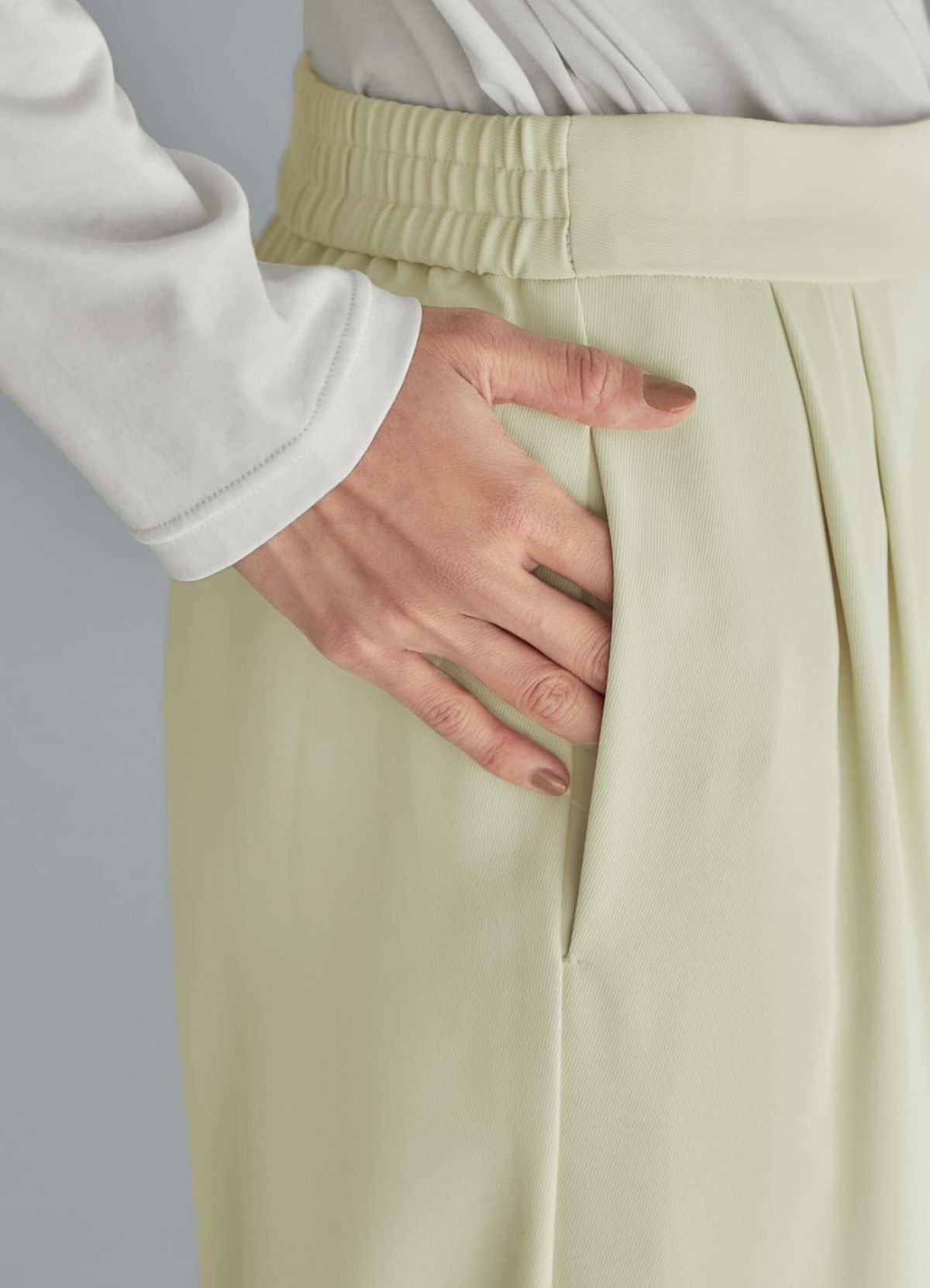 着用イメージ S-01サイズ クリーム