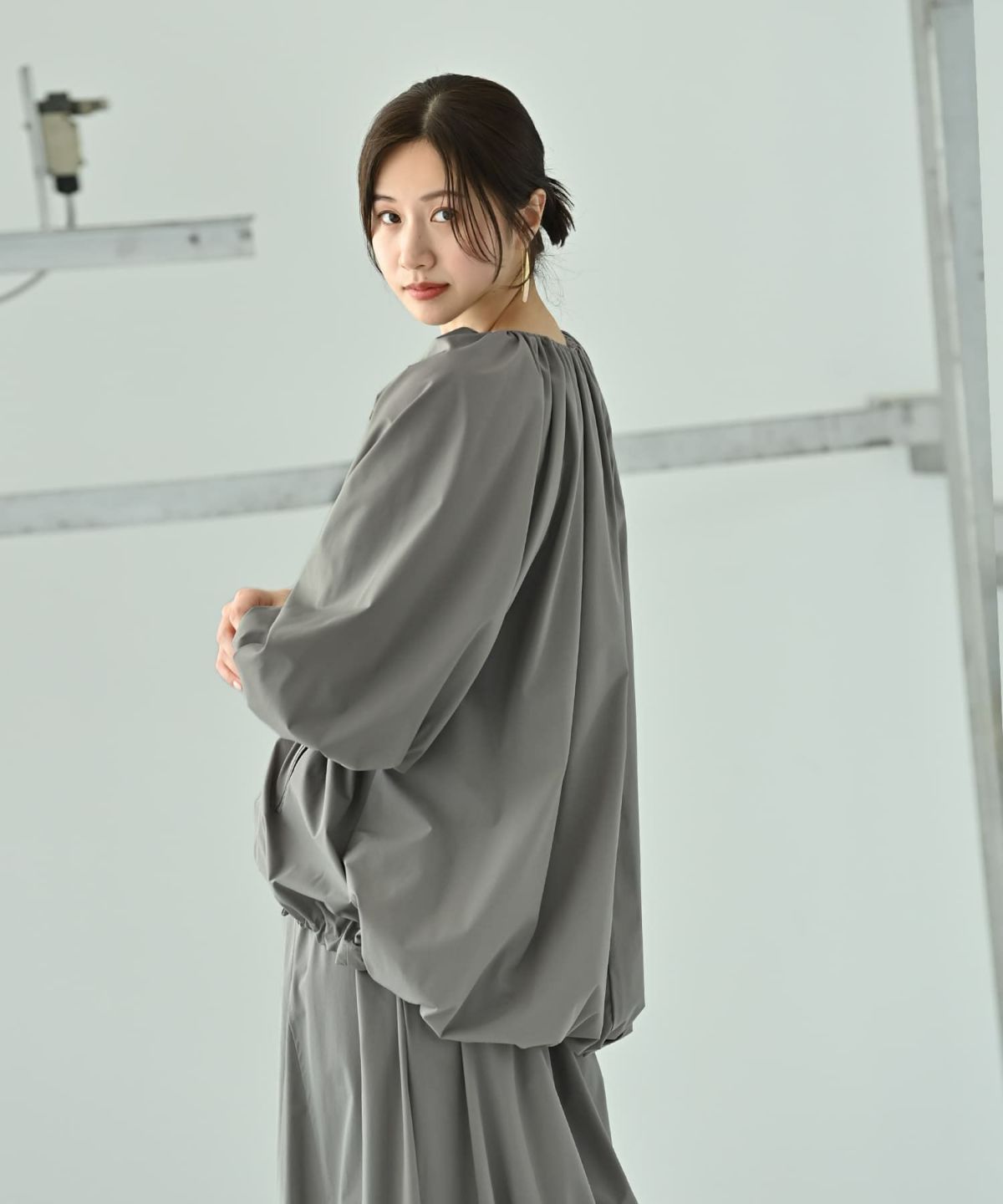 着用イメージ 172cm グレー