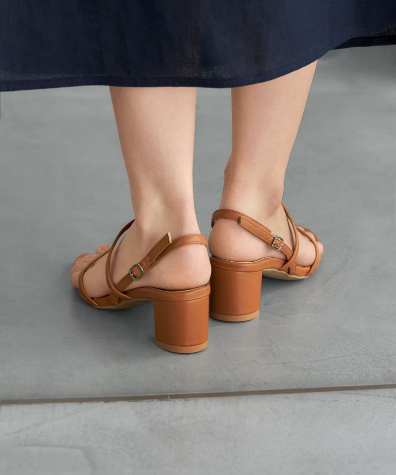 AKAIISHI ゴールドストラップサンダル ヒール5cm ◇細ストラップ5.0cmヒールサンダル | おしゃれな大人レディース