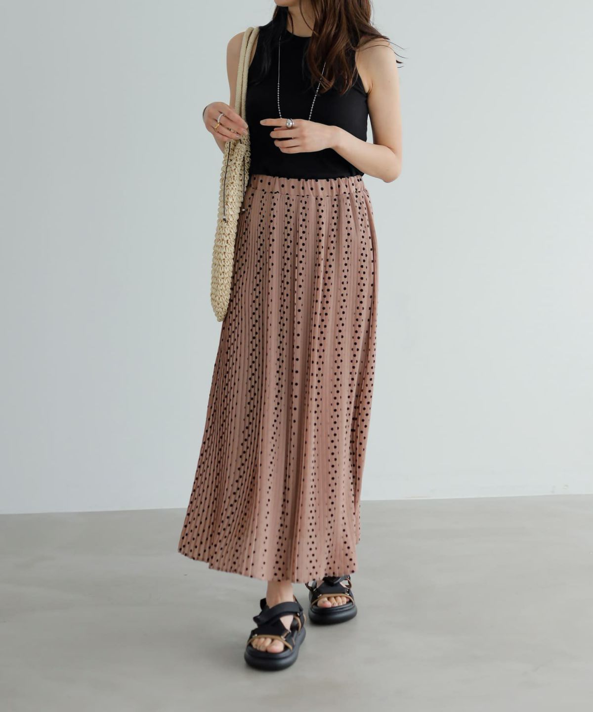 ピンクベージュ