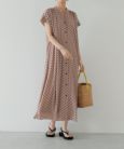 ピンクベージュ