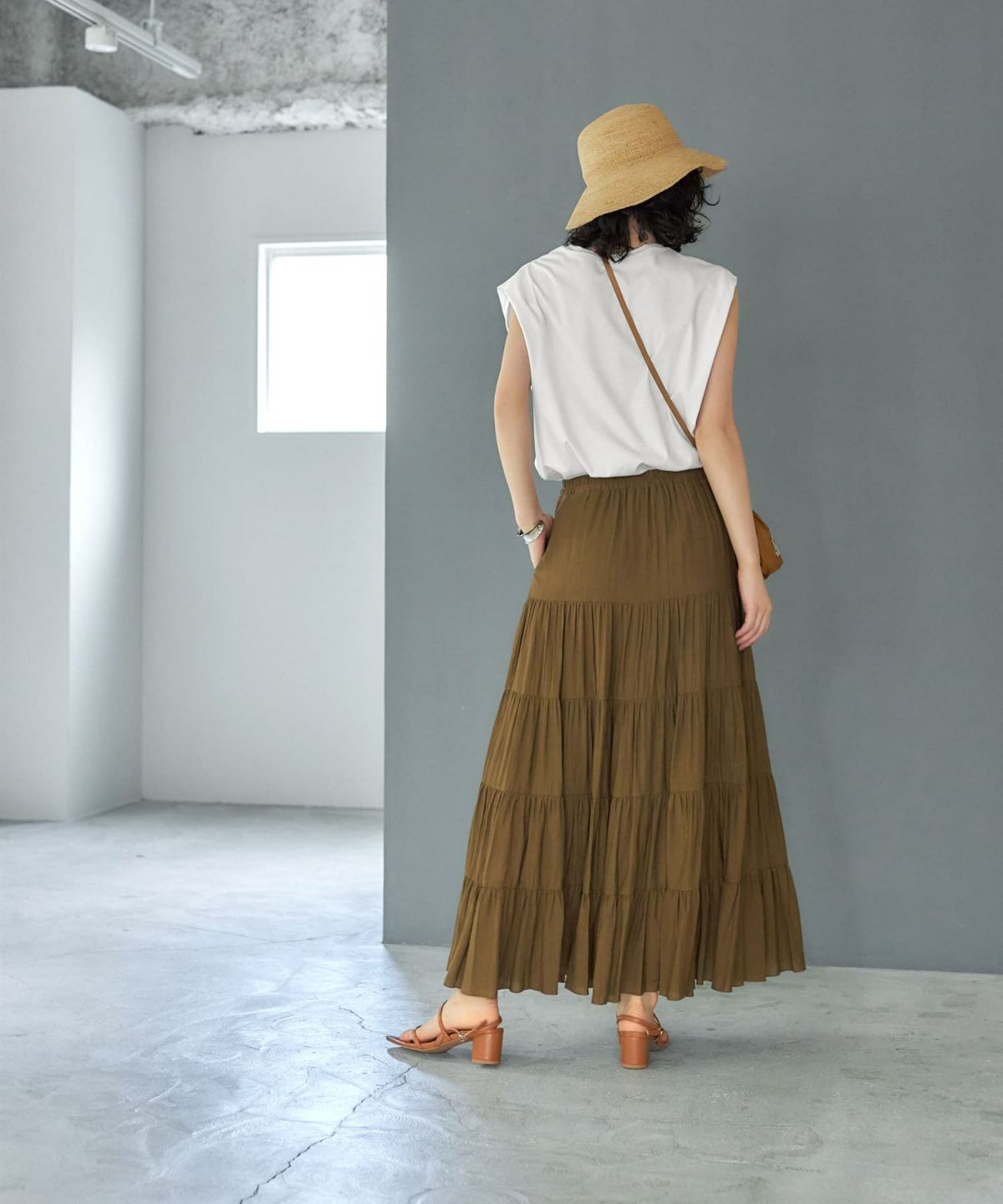 着用イメージ 167cm 02サイズ ダークゴールド