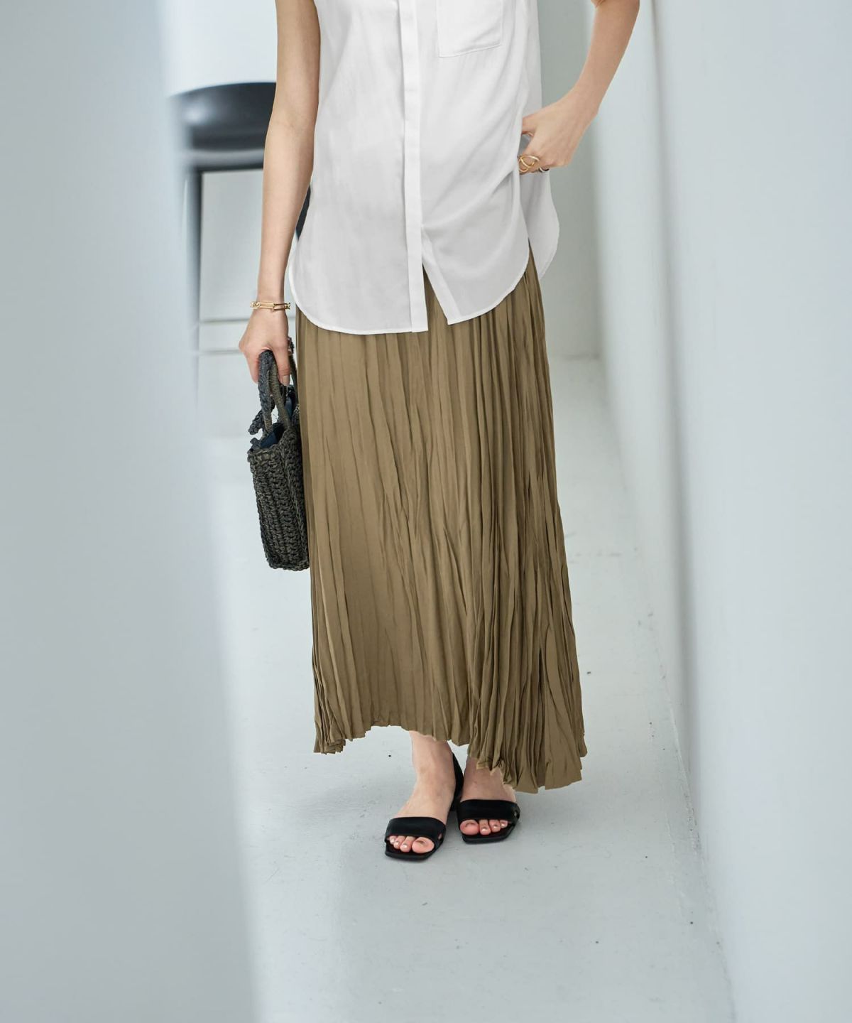 ゴールドカーキ