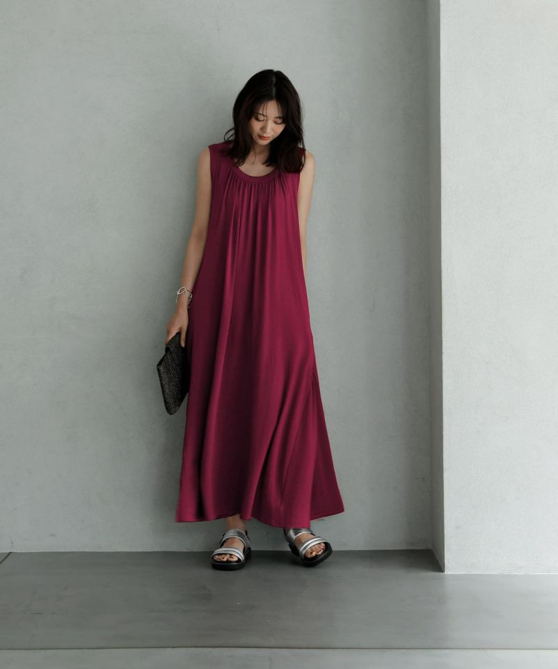 新品タグ付き◆ドレステリア　ワンピース　総柄　ロング　フレア　日本製 セール】 DRESSTERIOR / ドレステリア （レディース