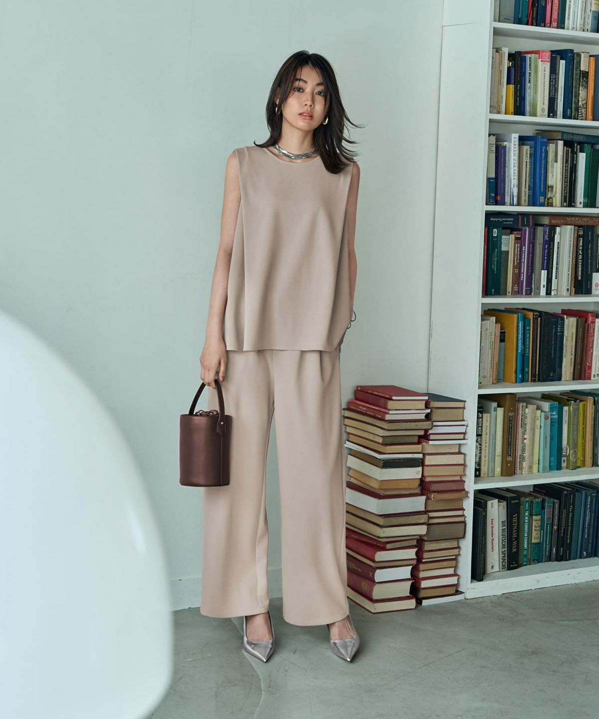 着用イメージ 166cm　グレイッシュベージュ