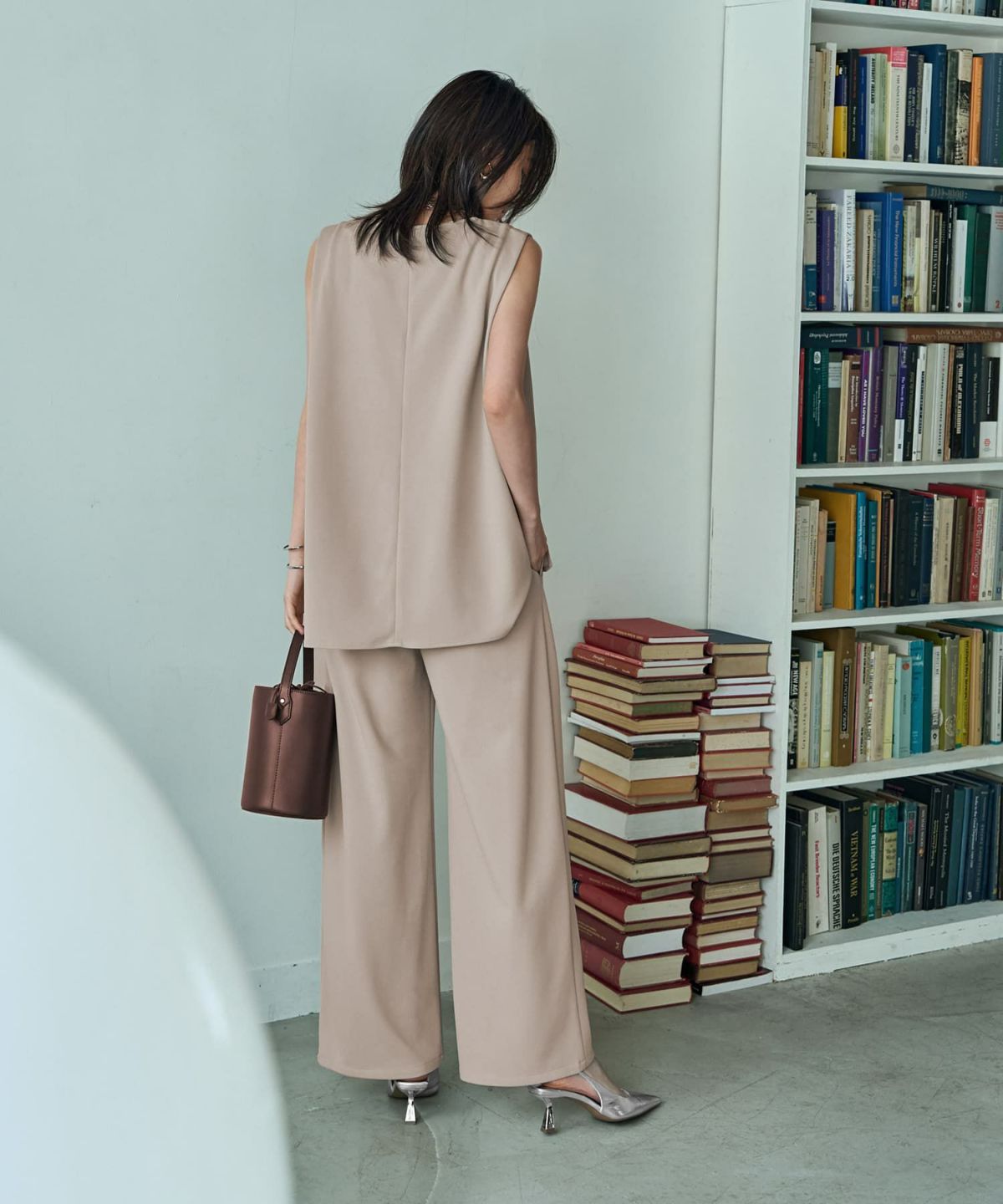 着用イメージ 166cm　グレイッシュベージュ