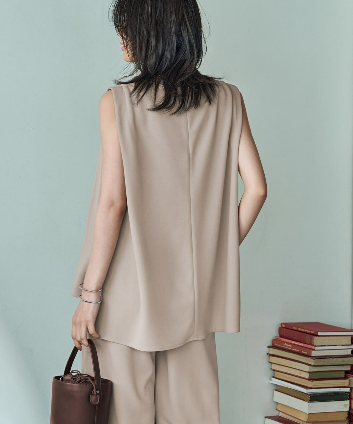 着用イメージ 166cm　グレイッシュベージュ