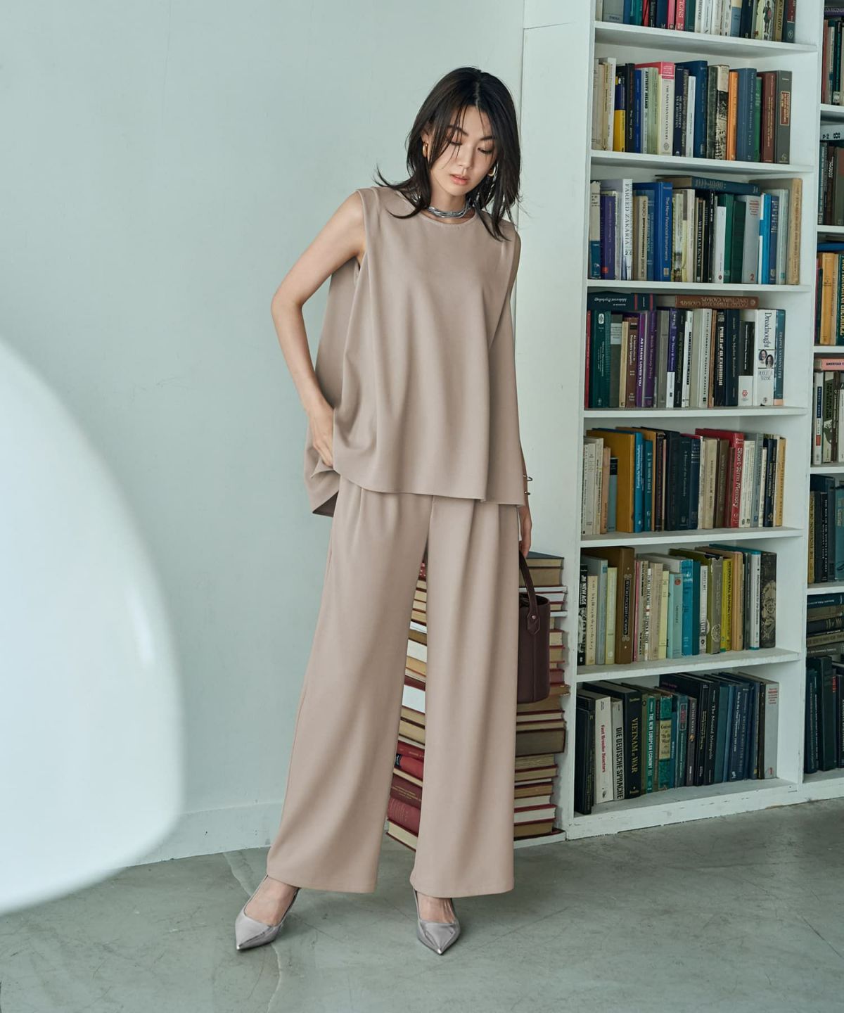 着用イメージ 166cm　グレイッシュベージュ