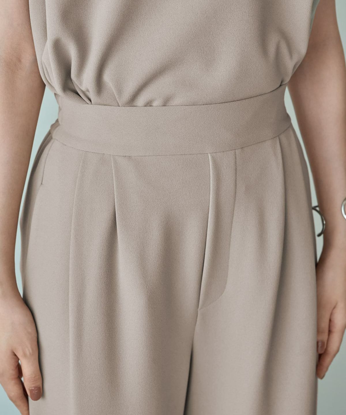 着用イメージ 166cm　Sサイズ　グレイッシュベージュ