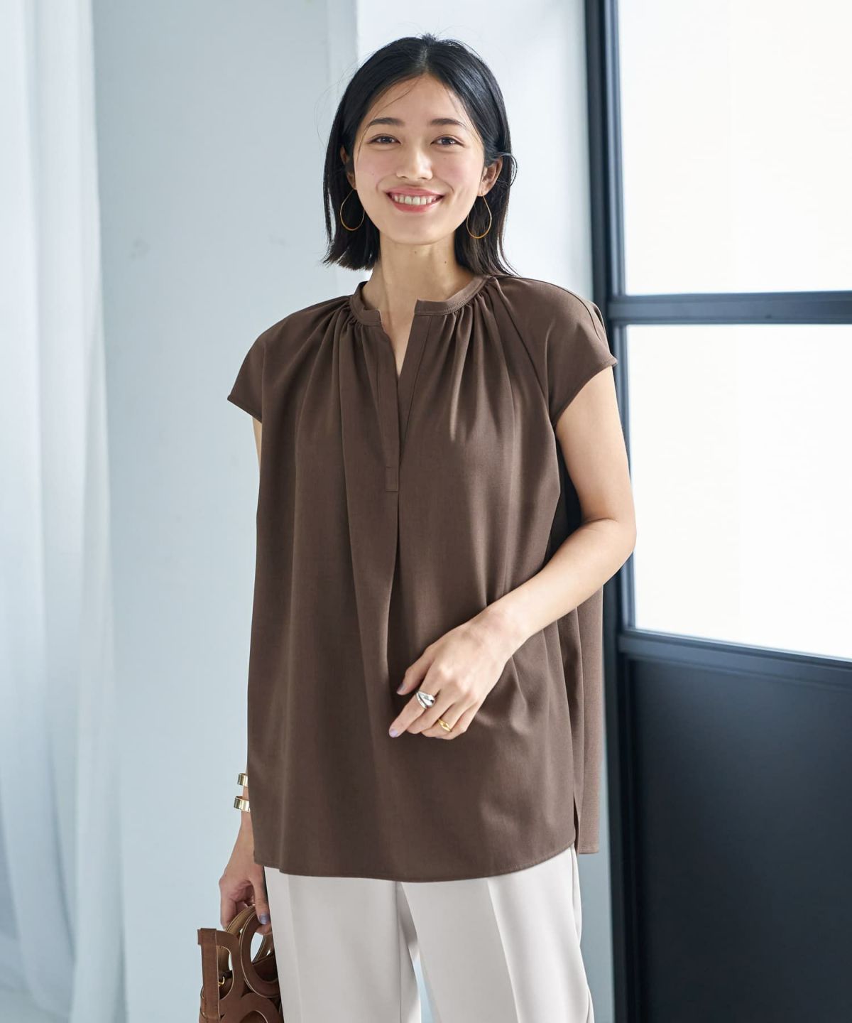 スモーキーブラウン