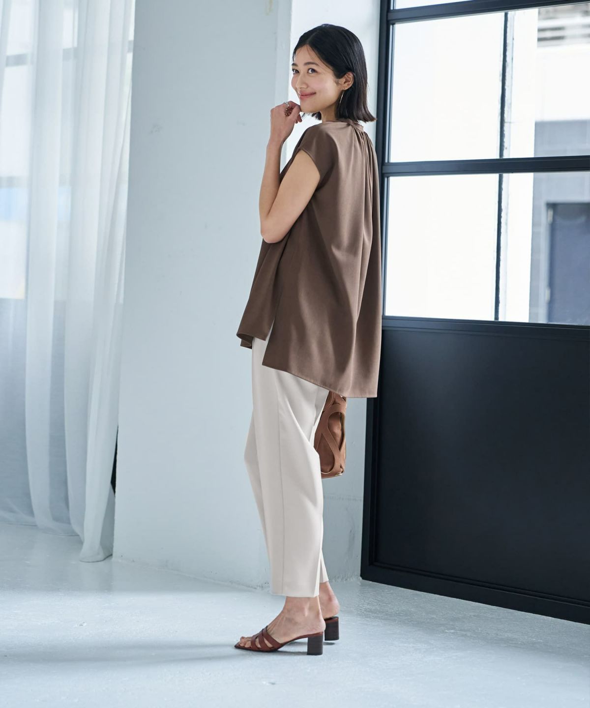 着用イメージ 167cm スモーキーブラウン