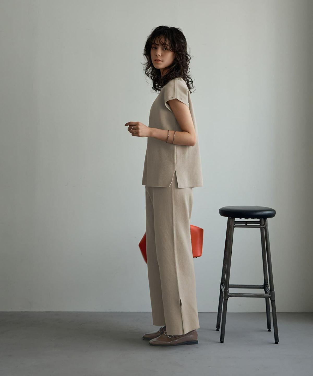 着用イメージ 167cm グレージュ